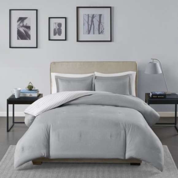 Madison Park Hayden Reversible Stripe Down Alternative Comforter Set NWT - Picture 1 of 1